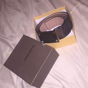 Men’s Louis Vuitton Belt!!